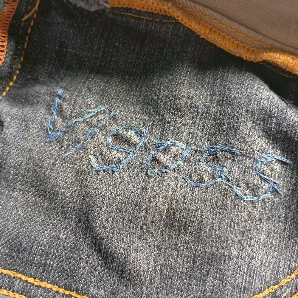 Vigoss Studio Boot Cut Stretch Carolina Denim Jeans Size 32 Embroidered